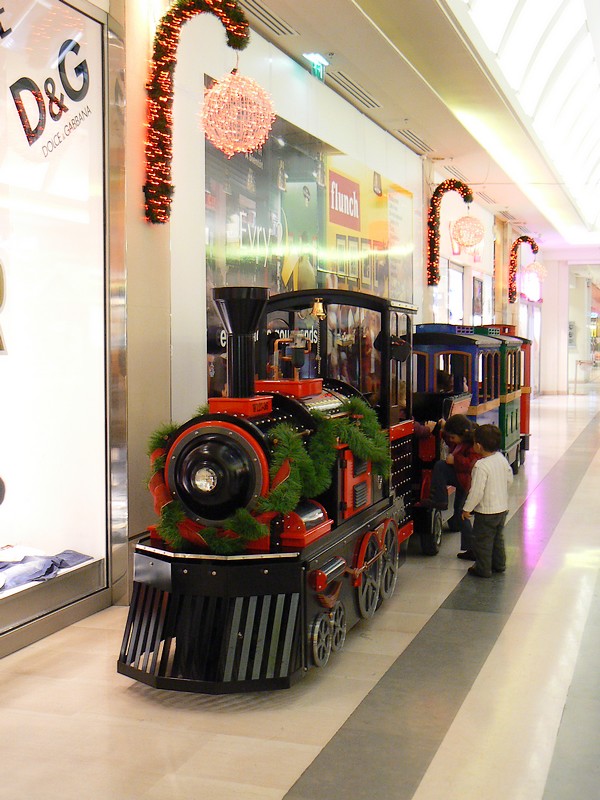 Illumination de noel: Centre Commercial L Agora - Le train de noel 002